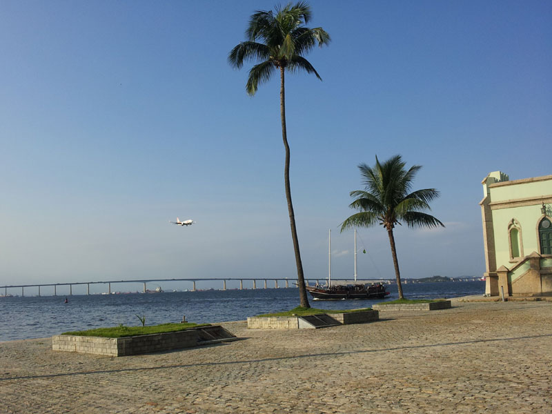 ilha fiscal vista dos fundos